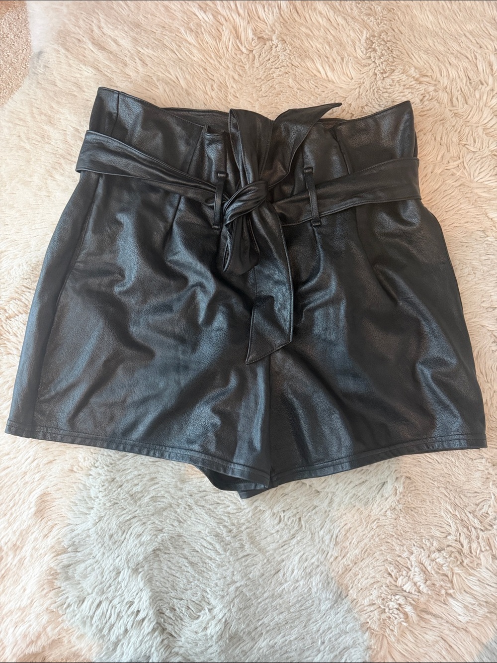 Commando High-Waist Faux Leather Tie-Belt Shorts - Black